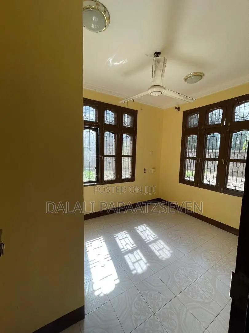 5bdrm House in Dalalipapaatzseven, Mbweni for sale