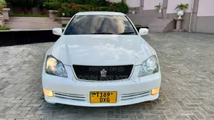 Toyota Crown 2006 White