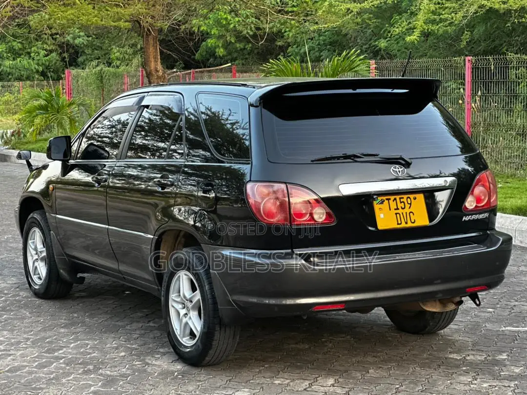 Toyota Harrier 2001 Black