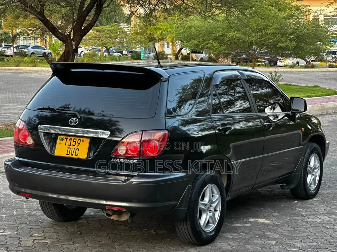 Toyota Harrier 2001 Black