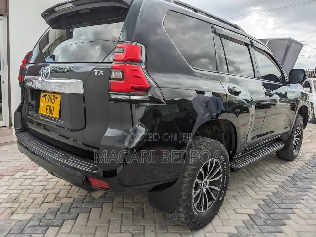 Toyota Land Cruiser Prado 2018 Black