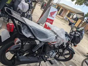 New TVS HLX 125 2024 Black