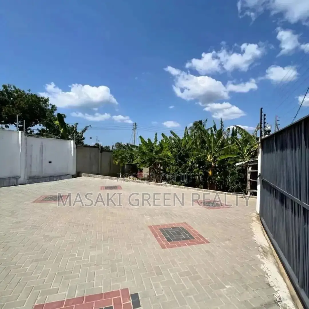 5bdrm House in Salasala Estate, Kinondoni for sale