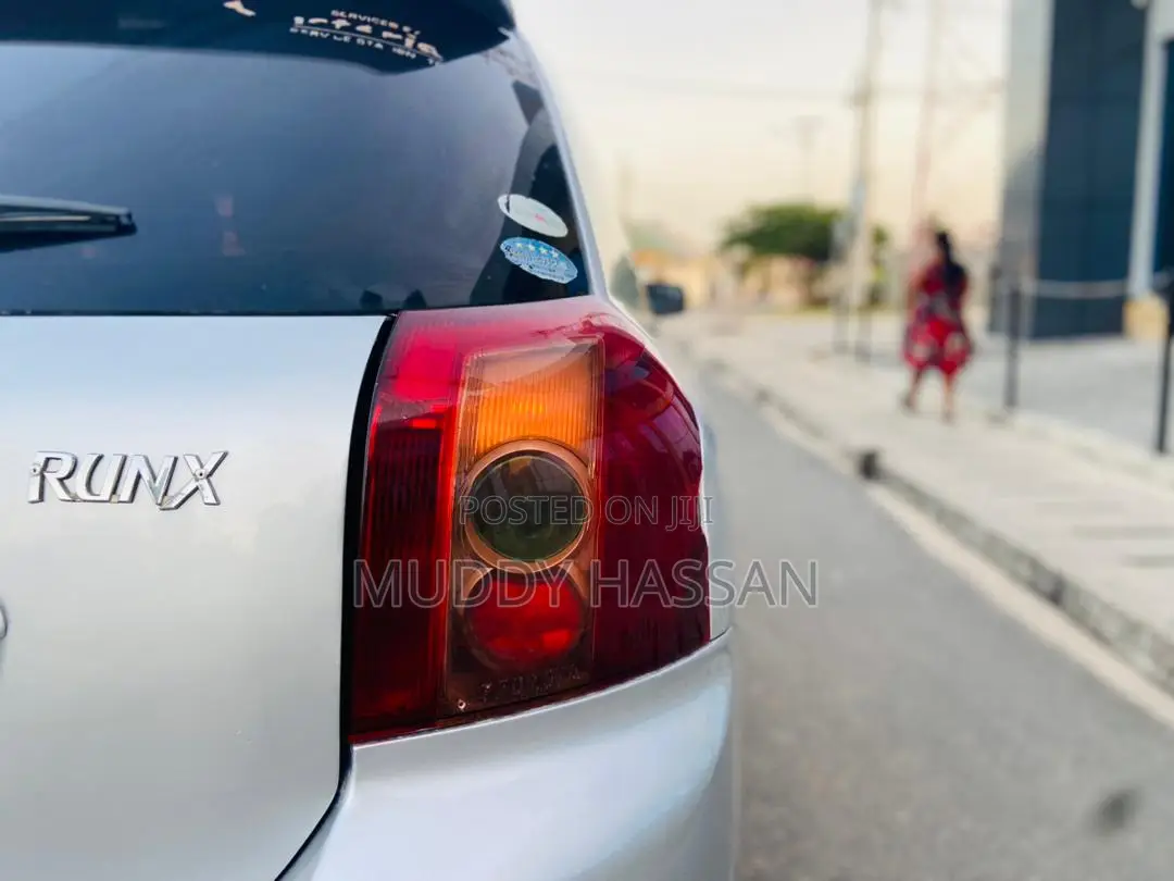 Toyota Corolla RunX 2004 Silver