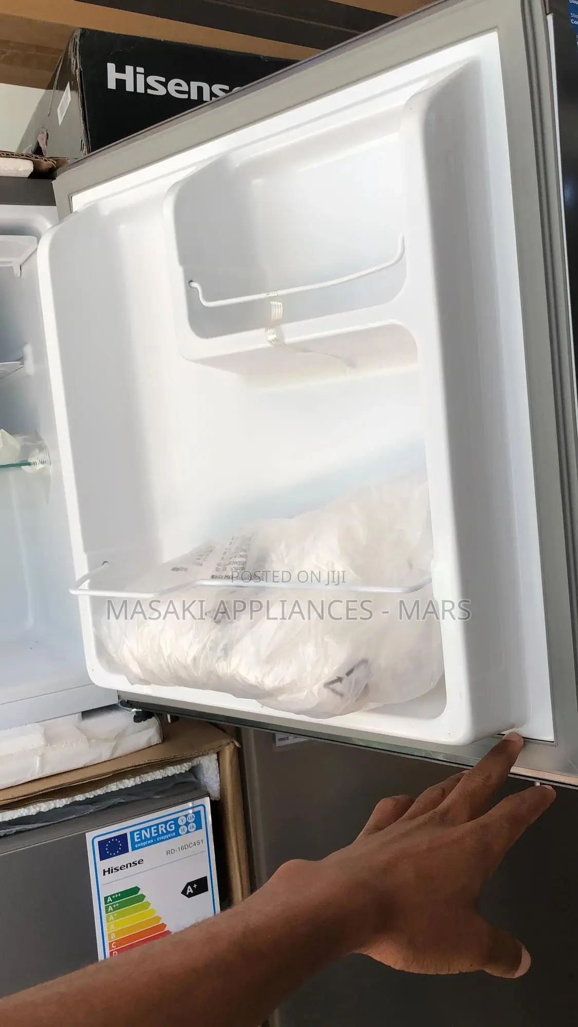 Hisense Mini Bar Fridge Counter Top H65rts 44l Grey Key Lock