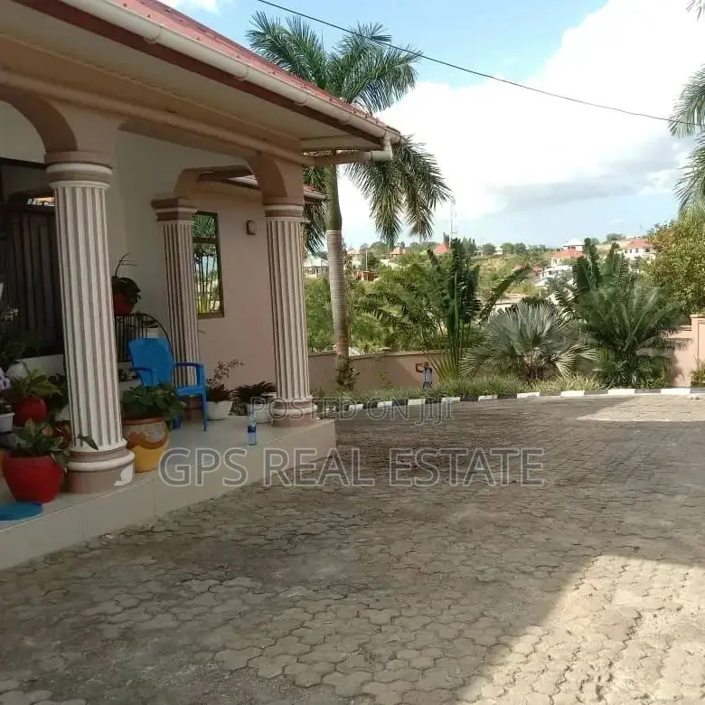 3bdrm House in Kimara Temboni, Kinondoni for sale