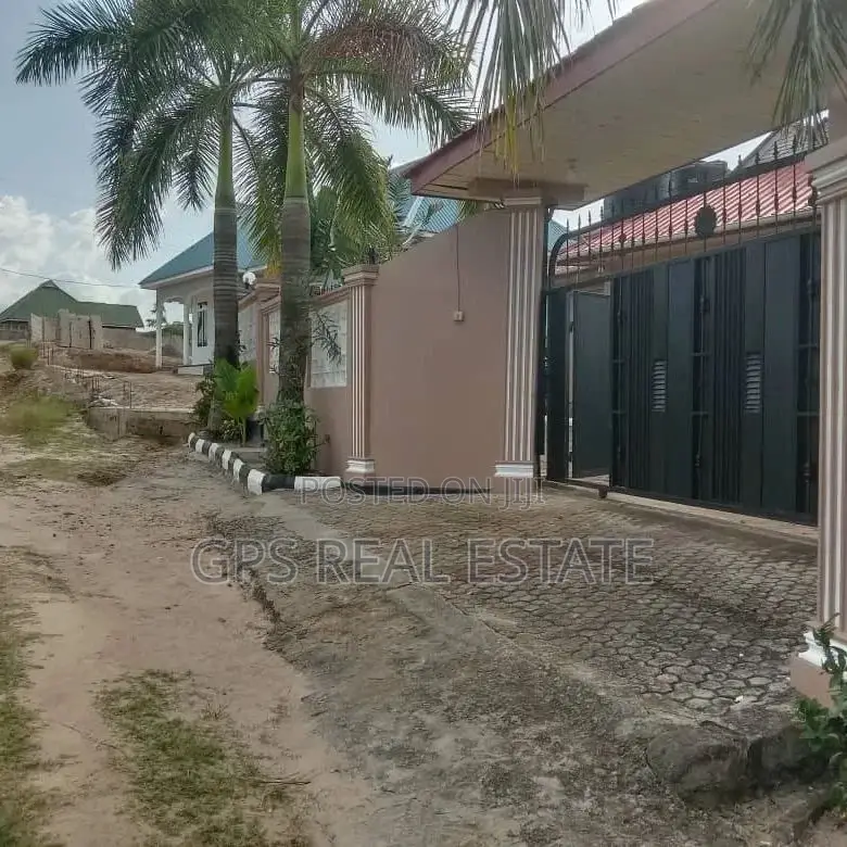 3bdrm House in Kimara Temboni, Kinondoni for sale