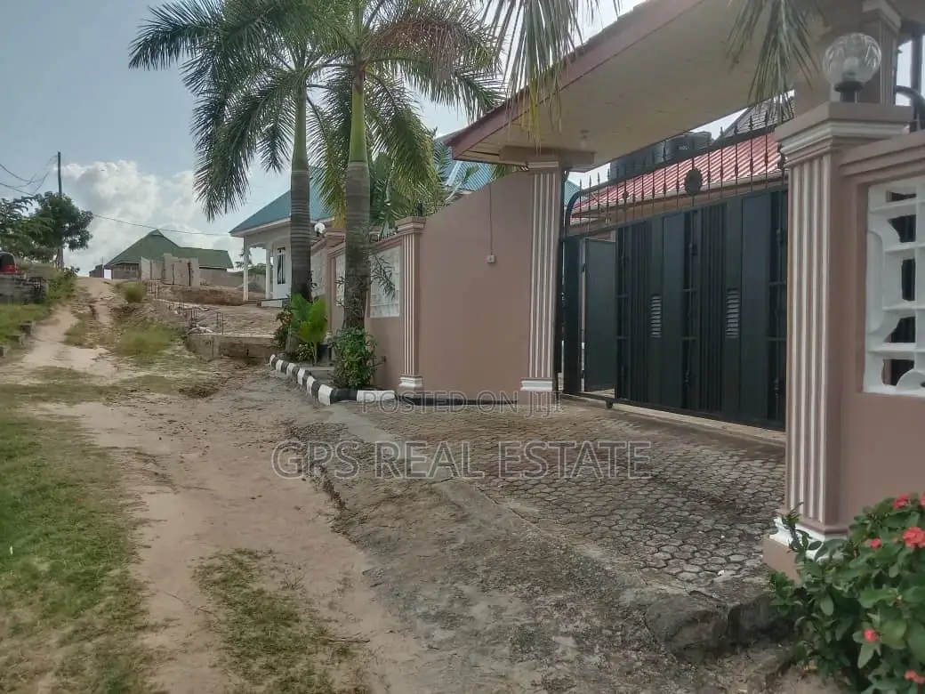 3bdrm House in Kimara Temboni, Kinondoni for sale