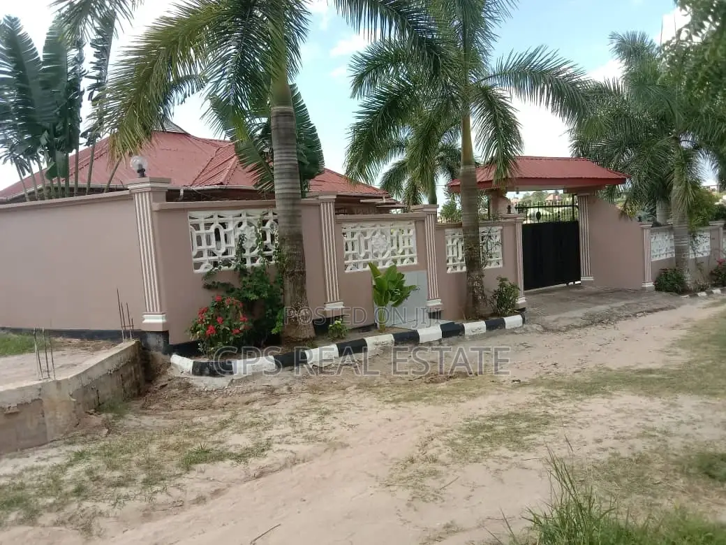 3bdrm House in Kimara Temboni, Kinondoni for sale