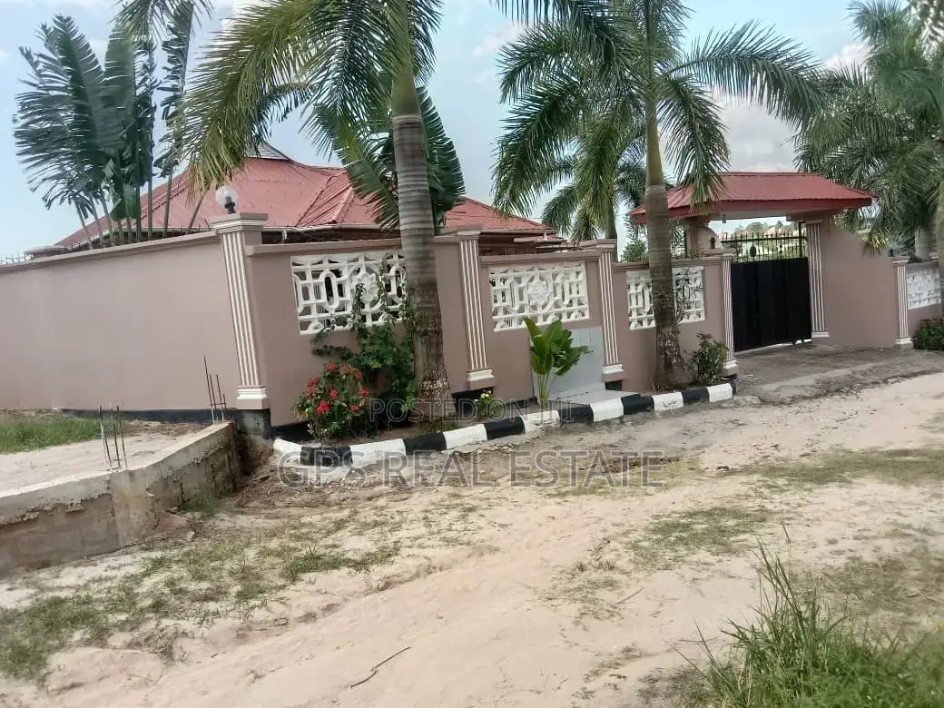3bdrm House in Kimara Temboni, Kinondoni for sale