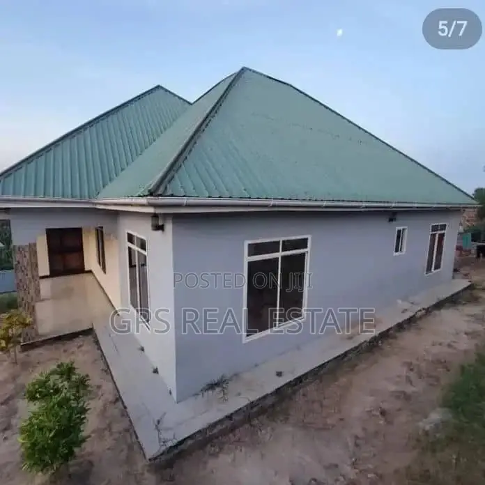 3bdrm House in Mbezi Kwa Msuguli, Kinondoni for sale