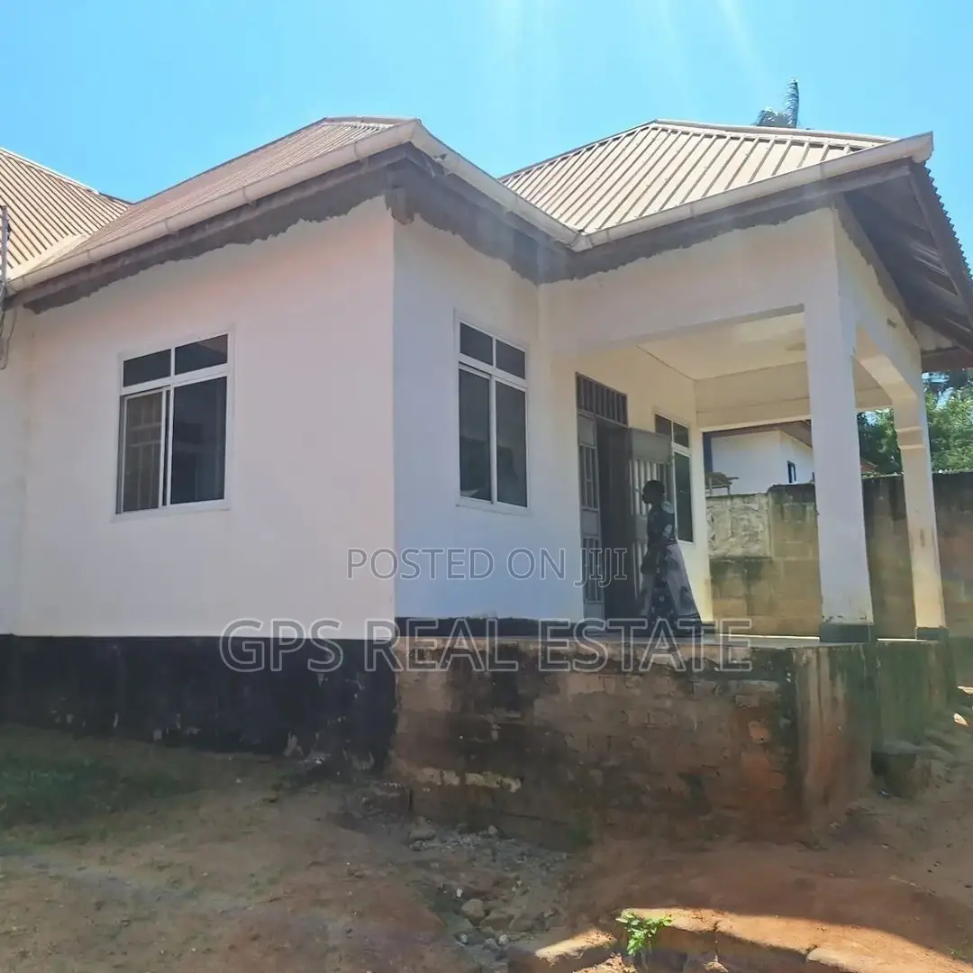 4bdrm House in Mbezi Makabe, Kinondoni for sale