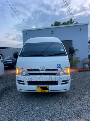 Toyota Quantum 2007 White