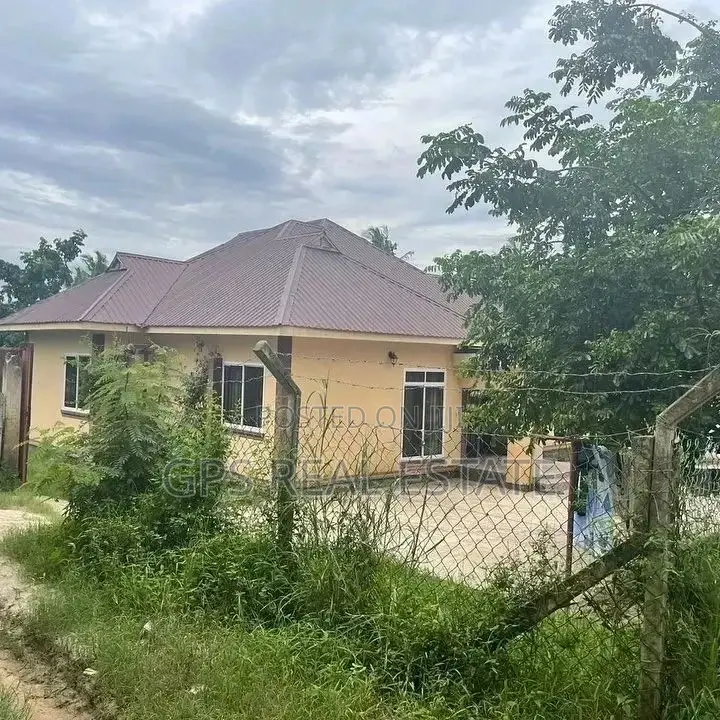 3bdrm Apartment in Mbezi Kibanda Cha, Kinondoni for sale