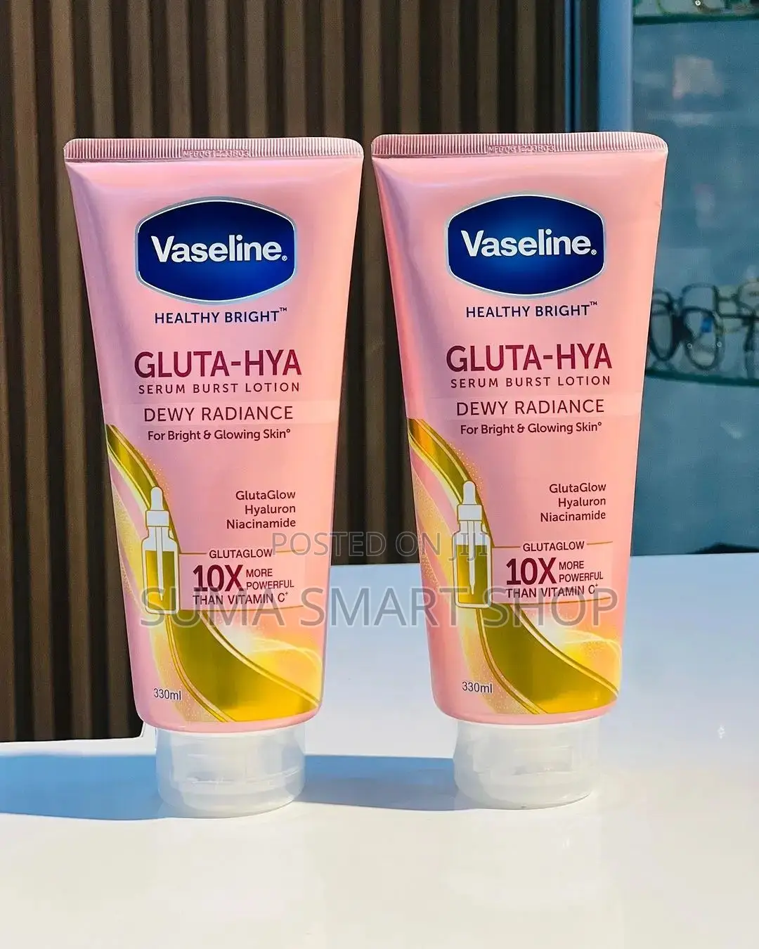 Vaseline Gluta-Hya Serum Burst Lotion .