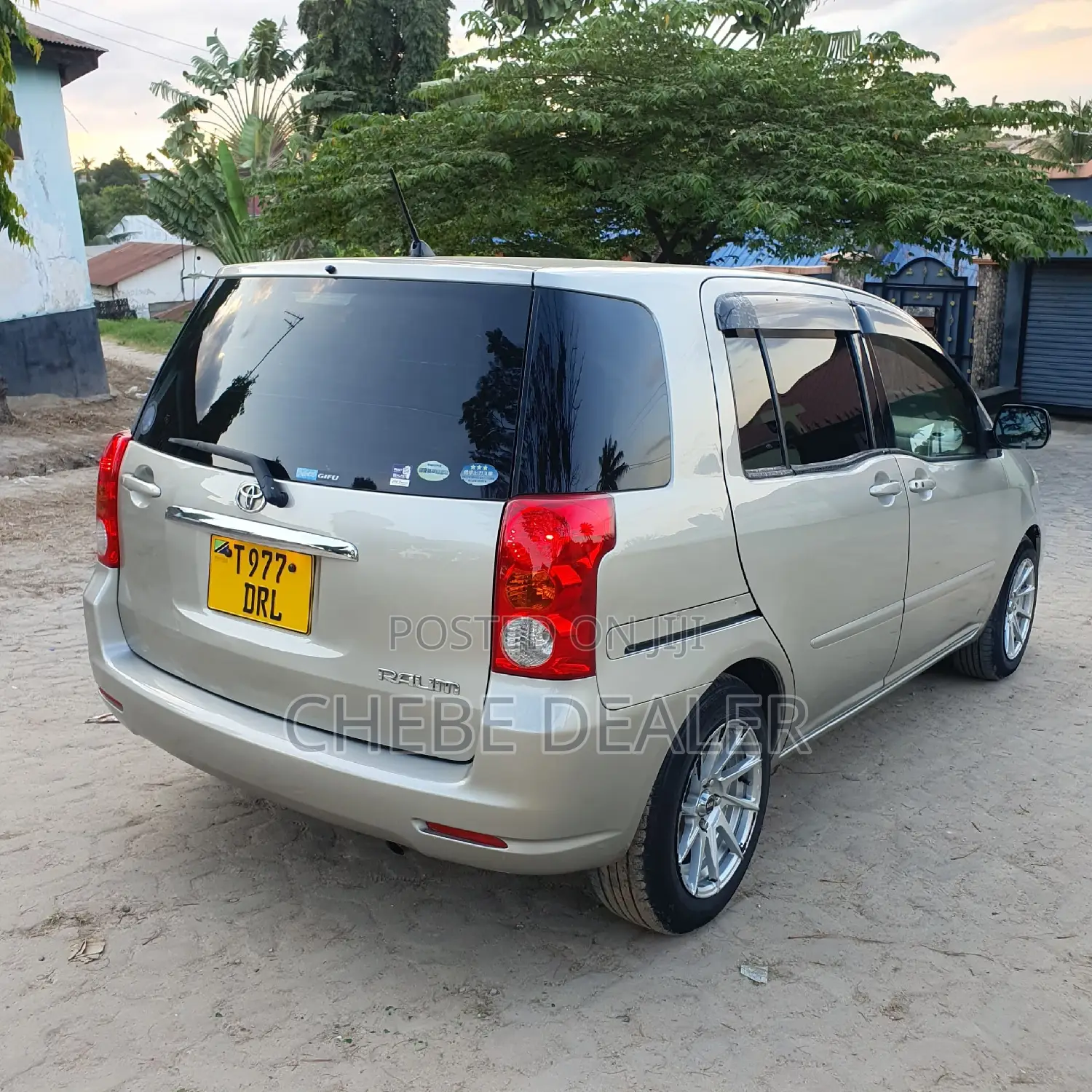 Toyota Raum 1.5 AWD 2003 Silver