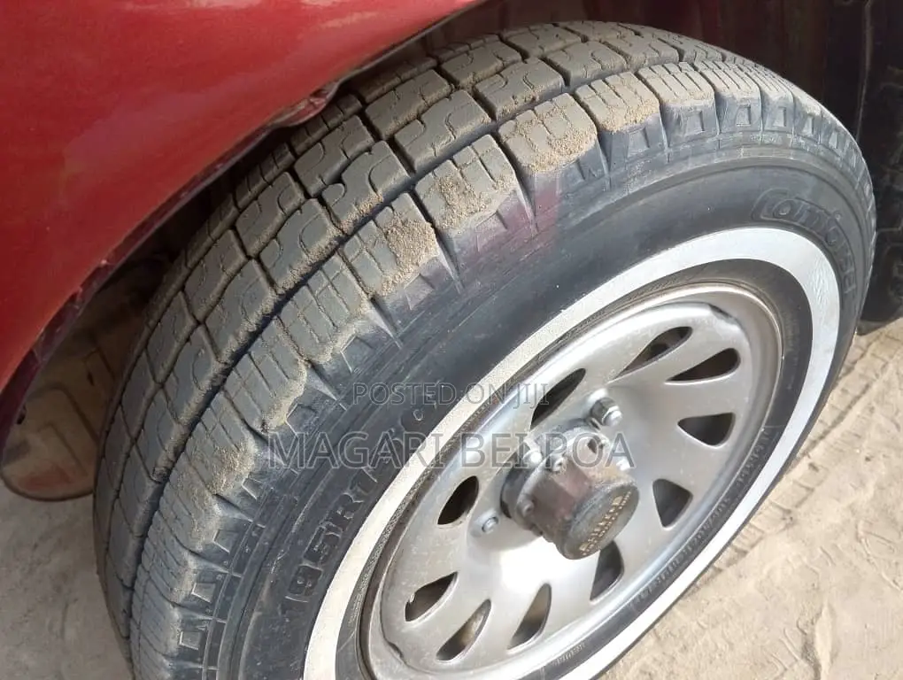 Suzuki Escudo 2005 Red