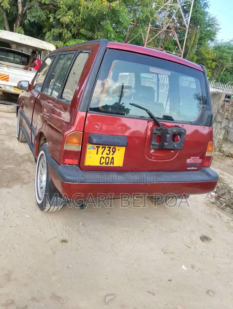 Suzuki Escudo 2005 Red