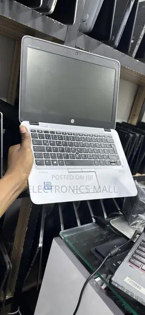 Laptop HP EliteBook 820 G3 4GB Intel Core I5 HDD 500GB