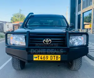 Toyota Land Cruiser 2006 Gray