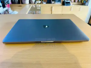 Laptop Apple MacBook Pro 2018 16GB Intel Core I7 SSD 512GB