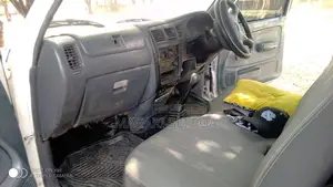 Toyota Hilux 2.5 Cab 2005 White