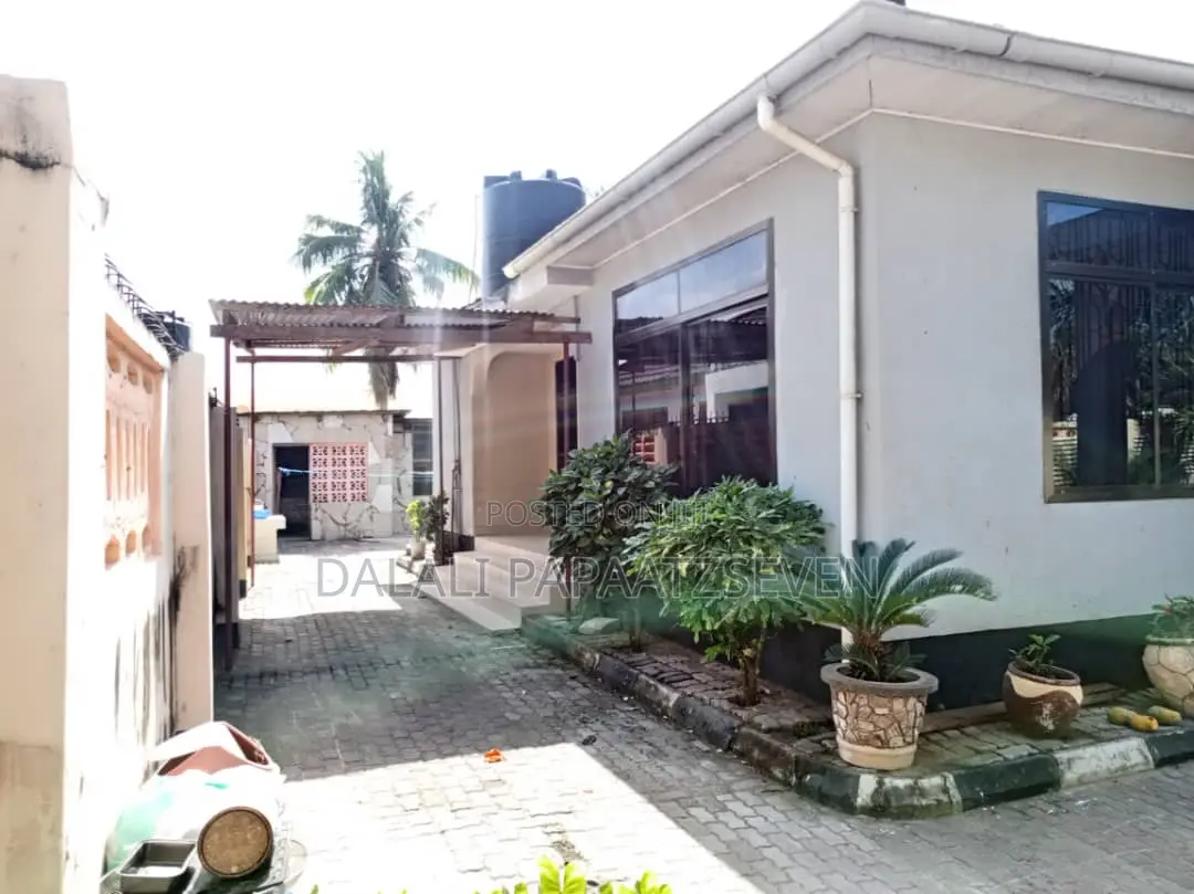 3bdrm House in Dalalipapaatzseven, Kinondoni for rent