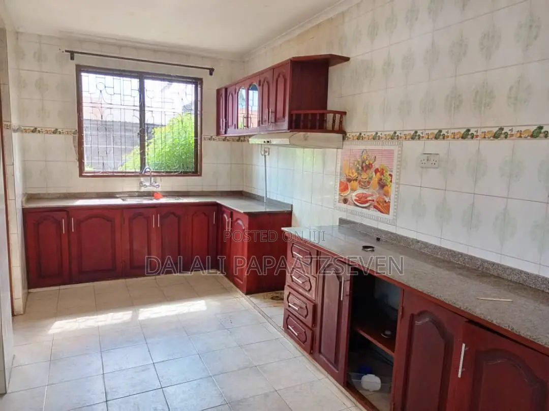 3bdrm House in Dalalipapaatzseven, Kinondoni for rent