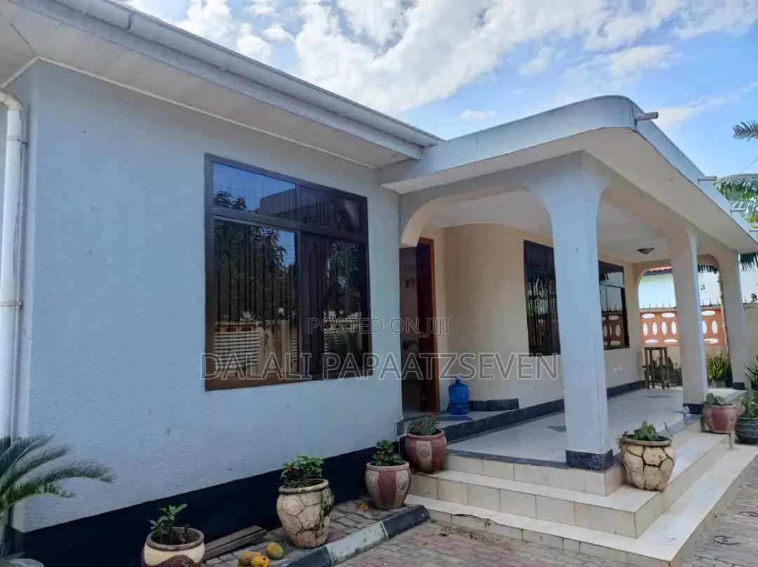 3bdrm House in Dalalipapaatzseven, Kinondoni for rent