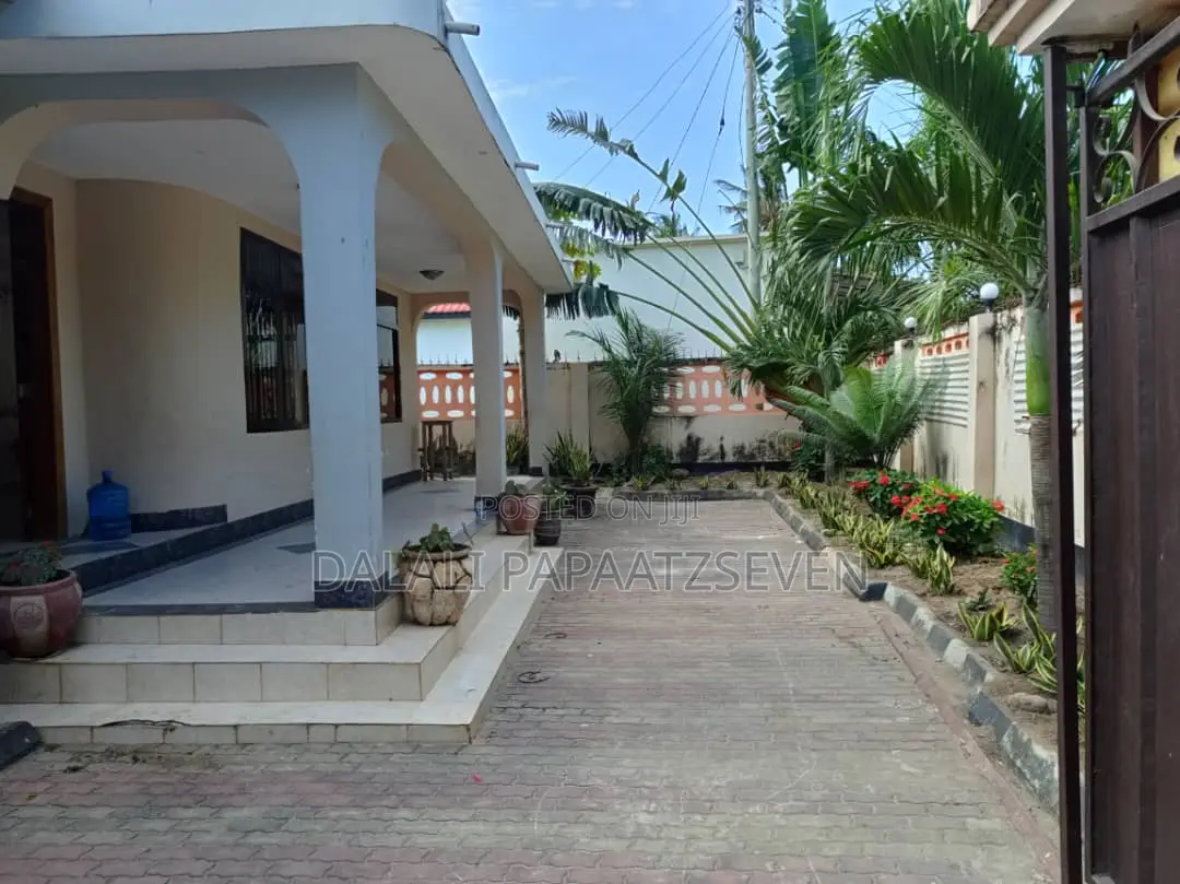 3bdrm House in Dalalipapaatzseven, Kinondoni for rent