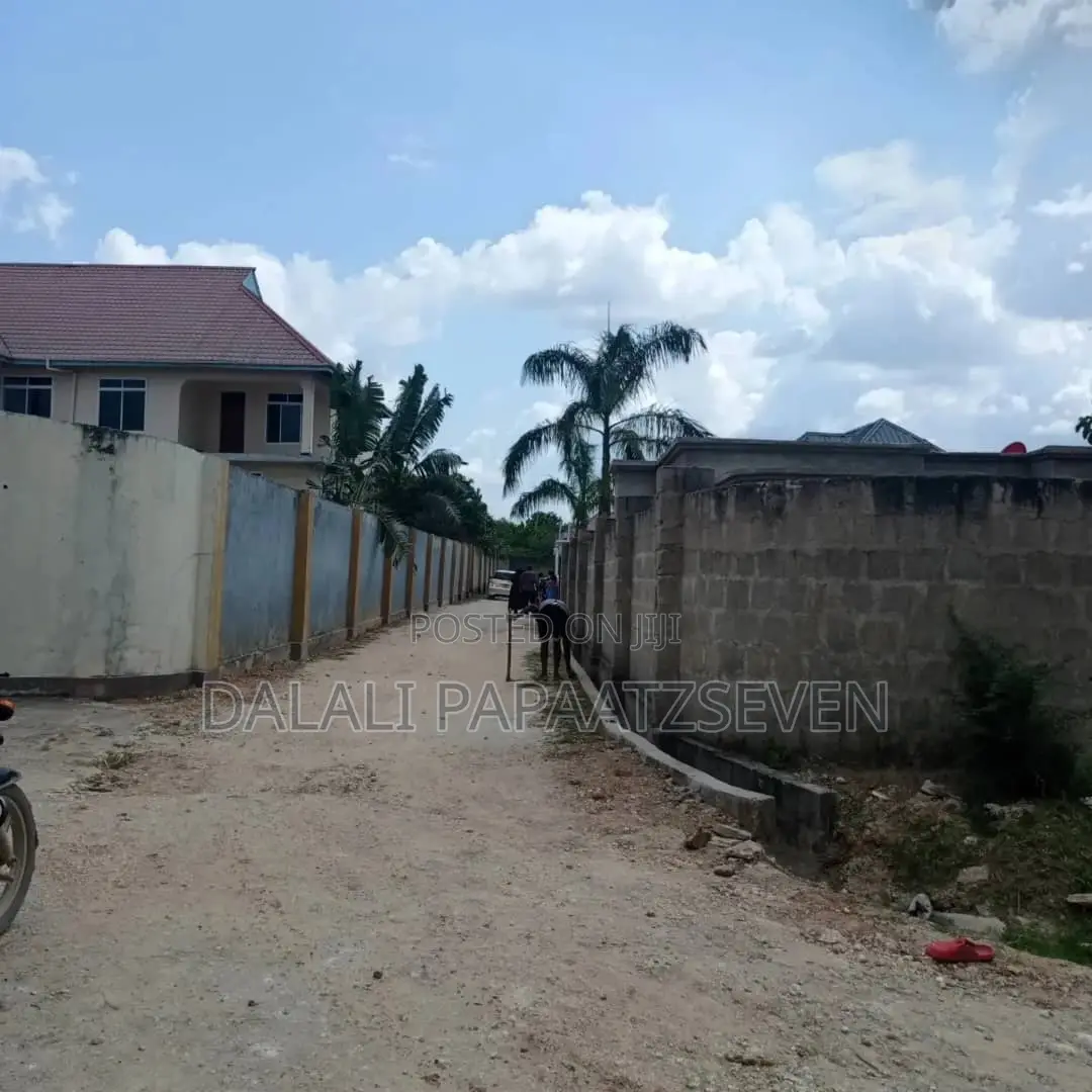 4bdrm House in Dalalipapaatzseven, Kinondoni for sale