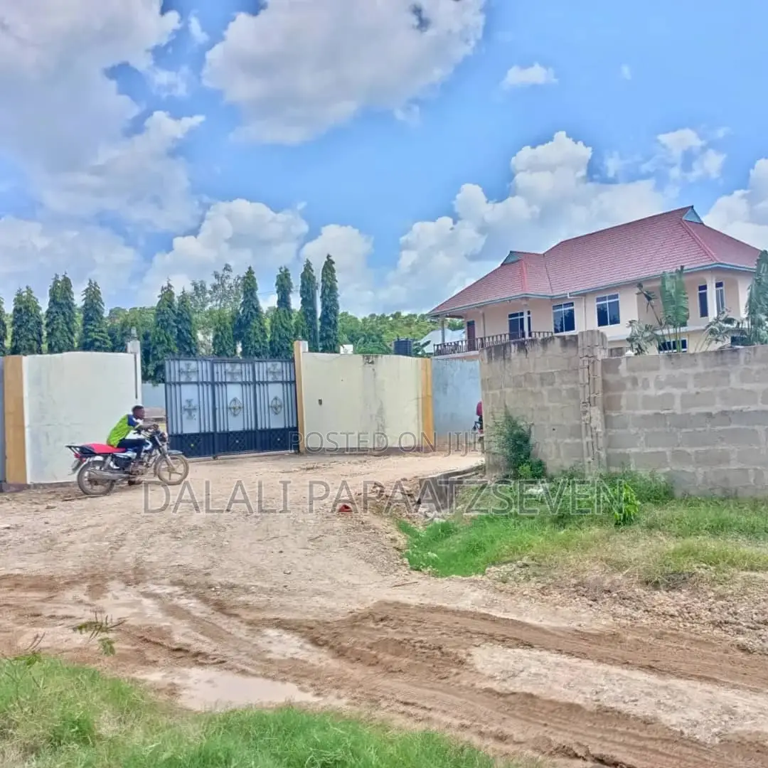 4bdrm House in Dalalipapaatzseven, Kinondoni for sale