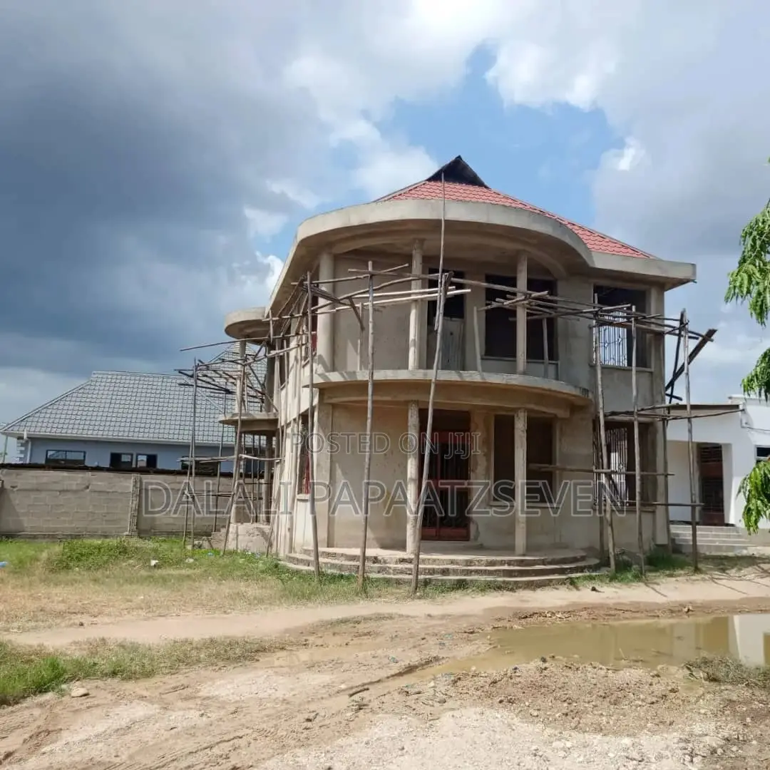 4bdrm House in Dalalipapaatzseven, Kinondoni for sale