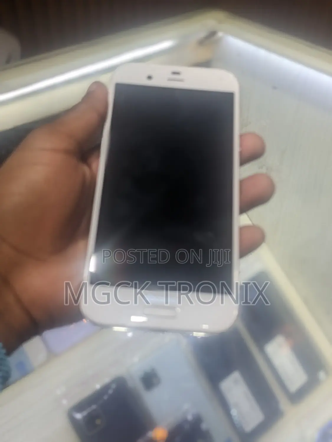 Sharp Aquos Sense 32 GB White