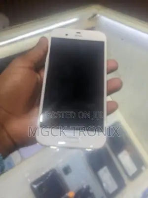 Sharp Aquos Sense 32 GB White