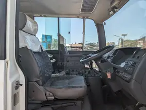 Nissan Civilian 2003