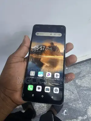 Infinix Smart 8 64 GB Blue