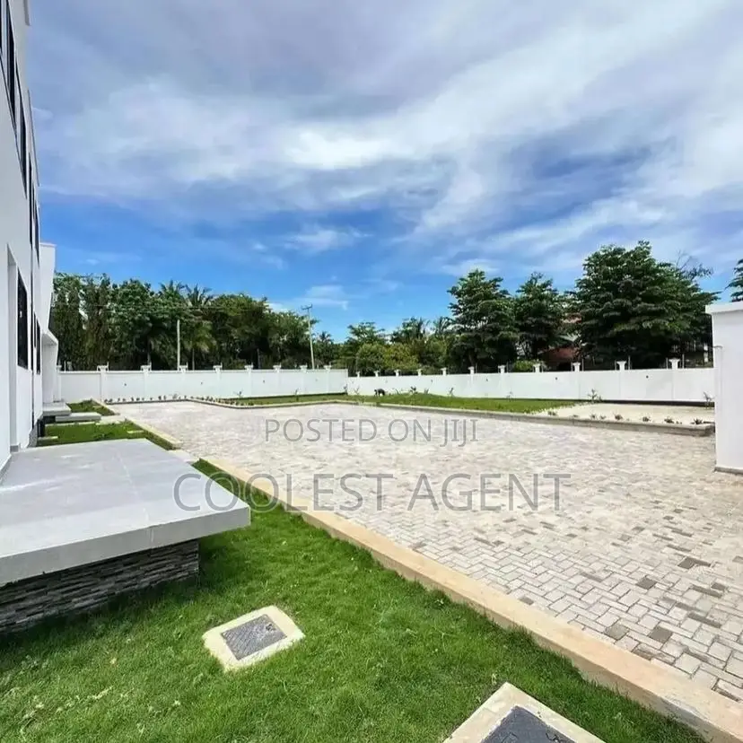 3bdrm Apartment in Mbezibeach, Kinondoni for rent