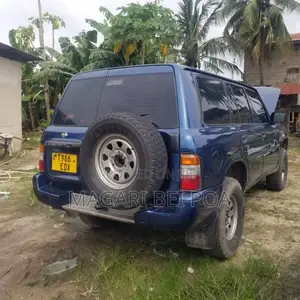 Nissan Patrol 2014 Blue