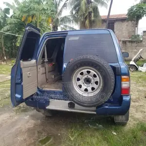 Nissan Patrol 2014 Blue