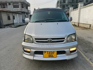 Toyota Noah 2005 Silver