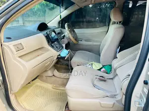 Toyota Noah 2005 Silver