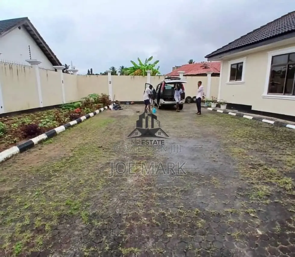 3bdrm House in Mark Real Estate, Mbezi Beach for sale