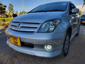 Toyota IST 2005 Silver
