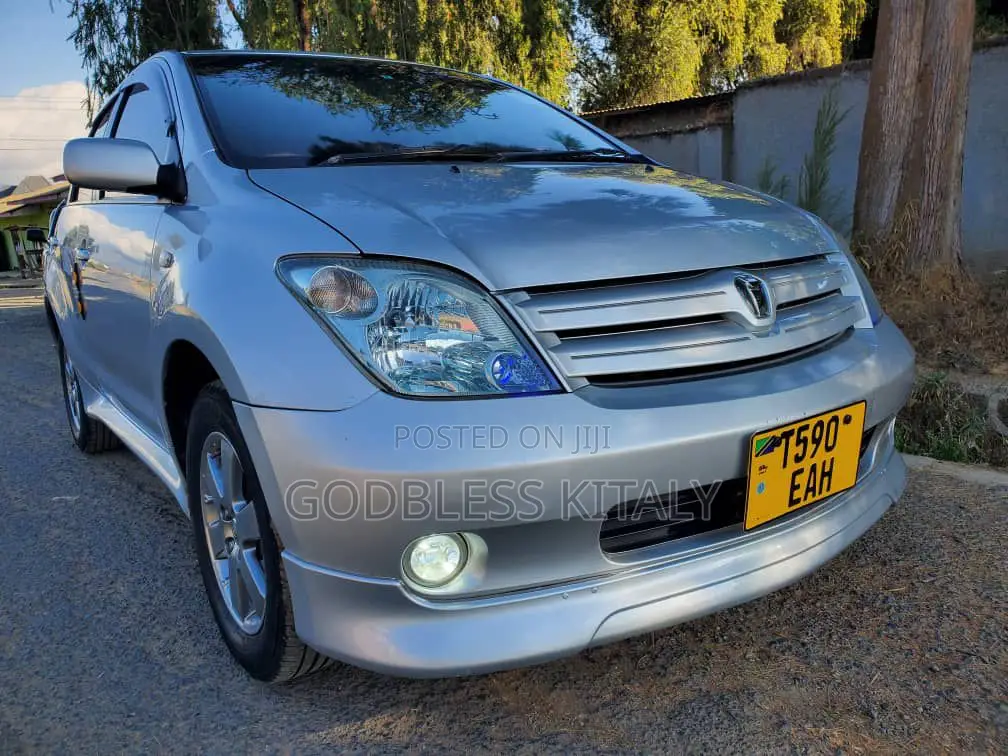 Toyota IST 2005 Silver
