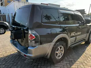 Mitsubishi Pajero 2001 Black