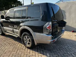 Mitsubishi Pajero 2001 Black