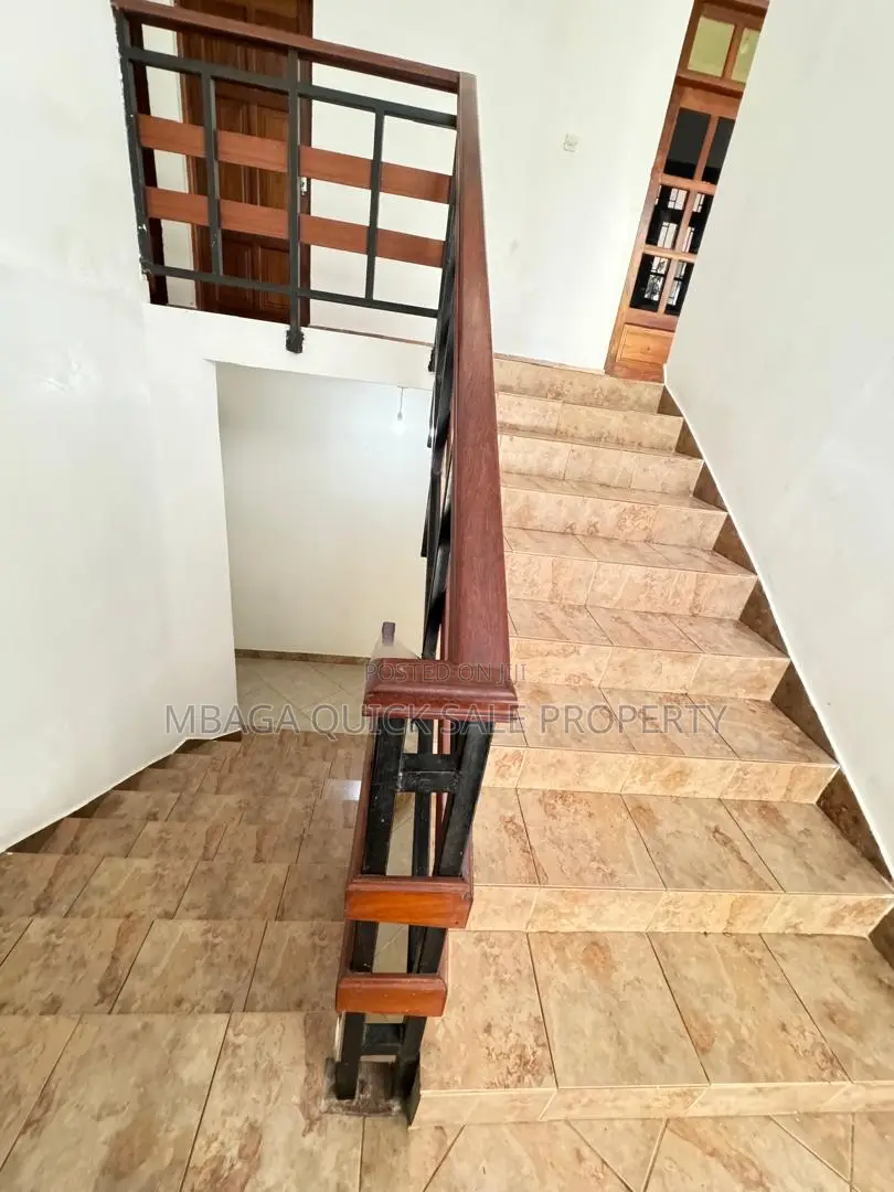 6bdrm House in Mbezi Africana for rent