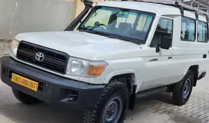 Toyota Land Cruiser 2013 White