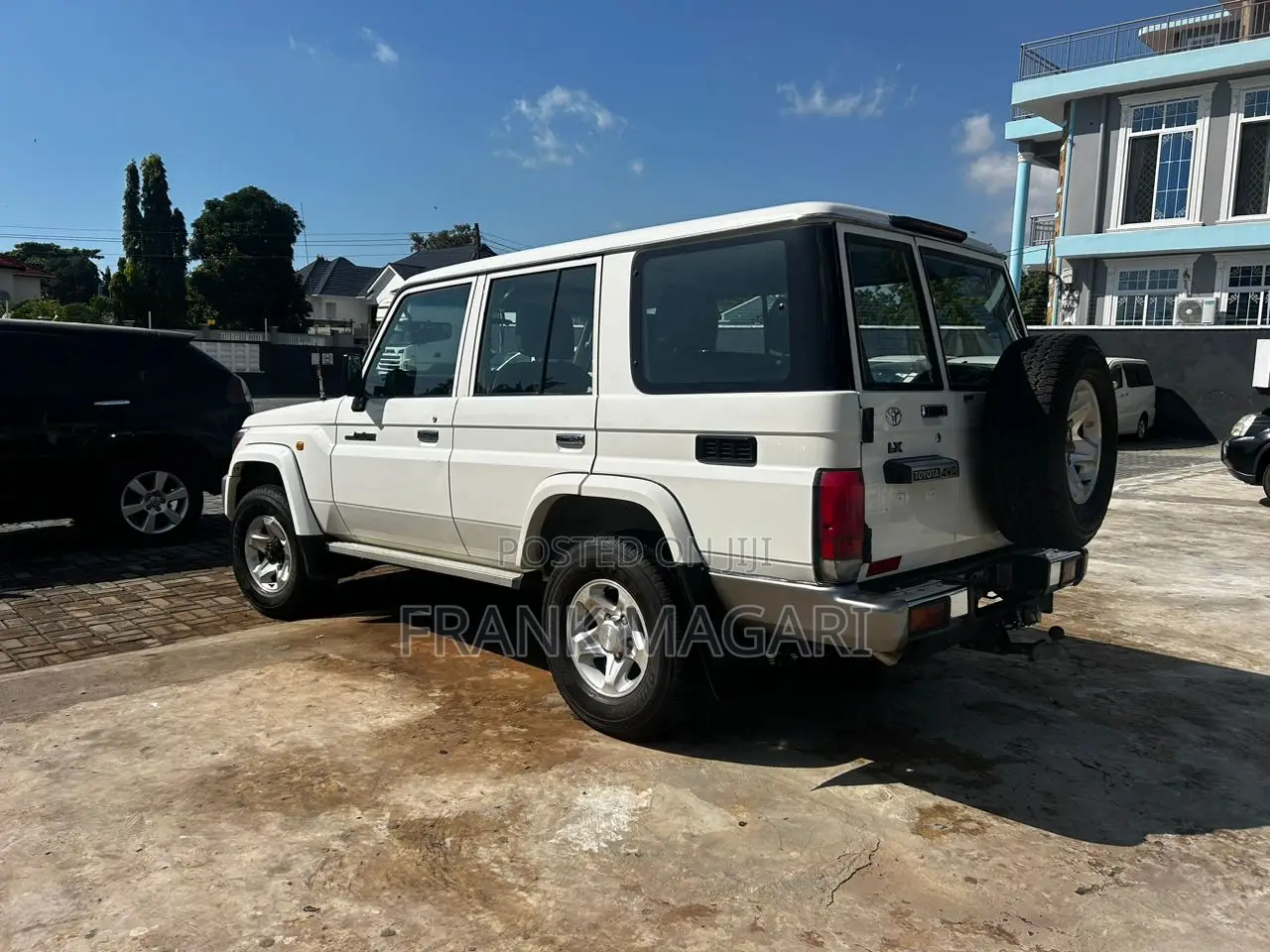 Toyota Land Cruiser 2010 White